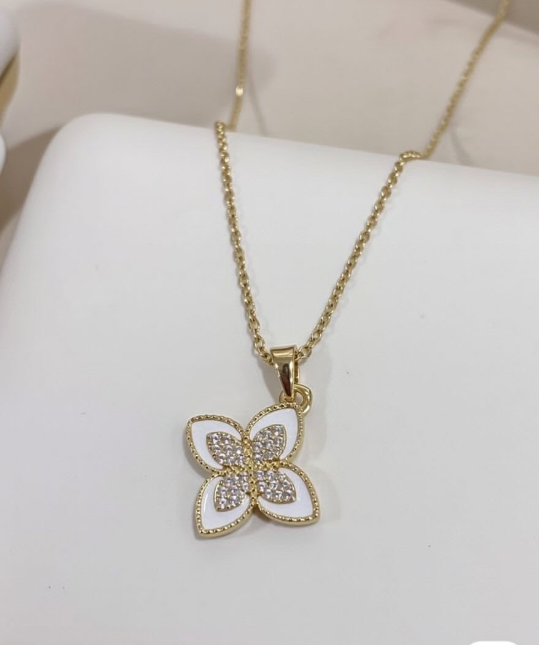 Aesthetic White & Gold Four-Petal Floral Charm Pendant Necklace | Waterproof & Hypoallergenic CZ Crystal Chain