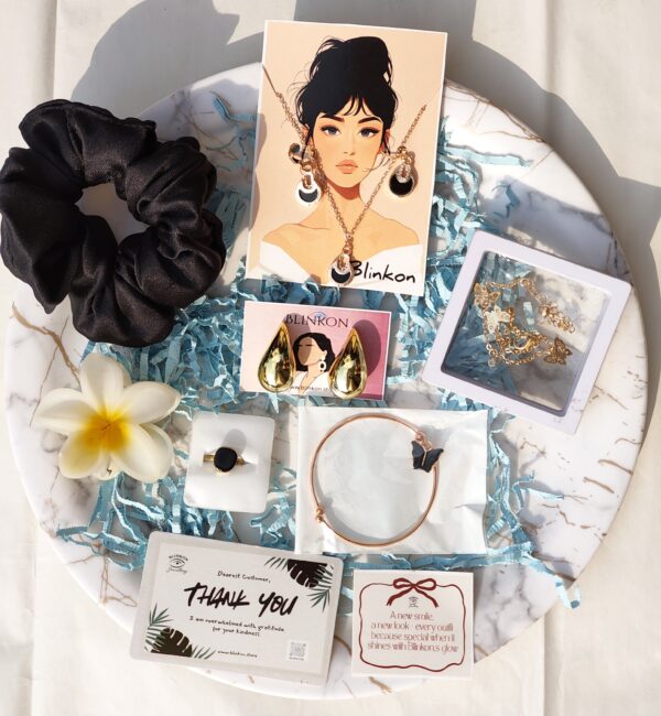 Chic Black & Gold Jewellery and Accessory Gift Hamper