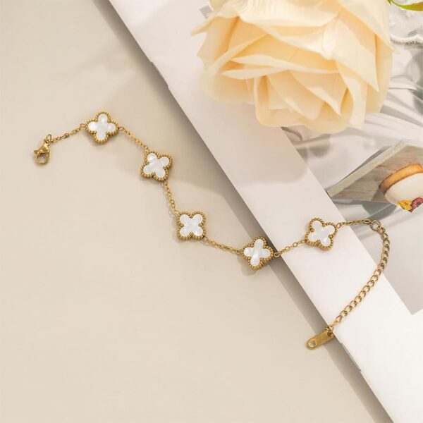 Luxurious Mother-of-Pearl Style Four-Leaf Clover Bracelet