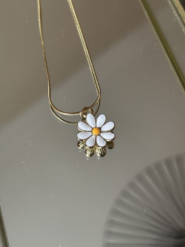 Enamel Daisy Flower Pendant Necklace